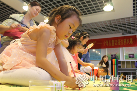 相约中国梦 武汉百步亭举办少儿涂鸦大赛-图片