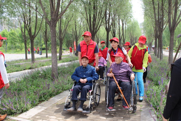 树荫下.JPG